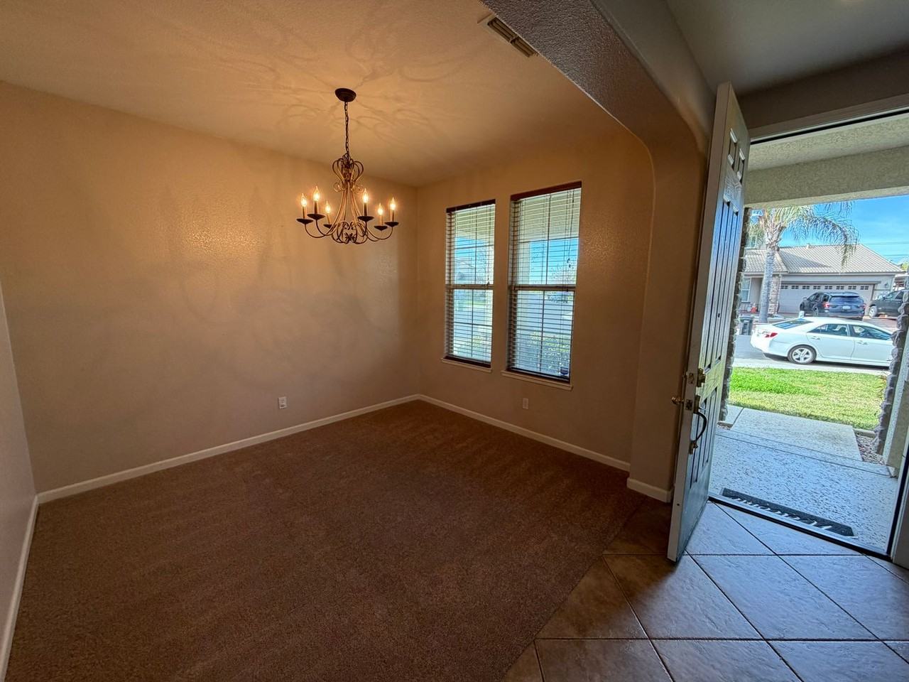 10253 Nevers Way - Photo 4 of 38