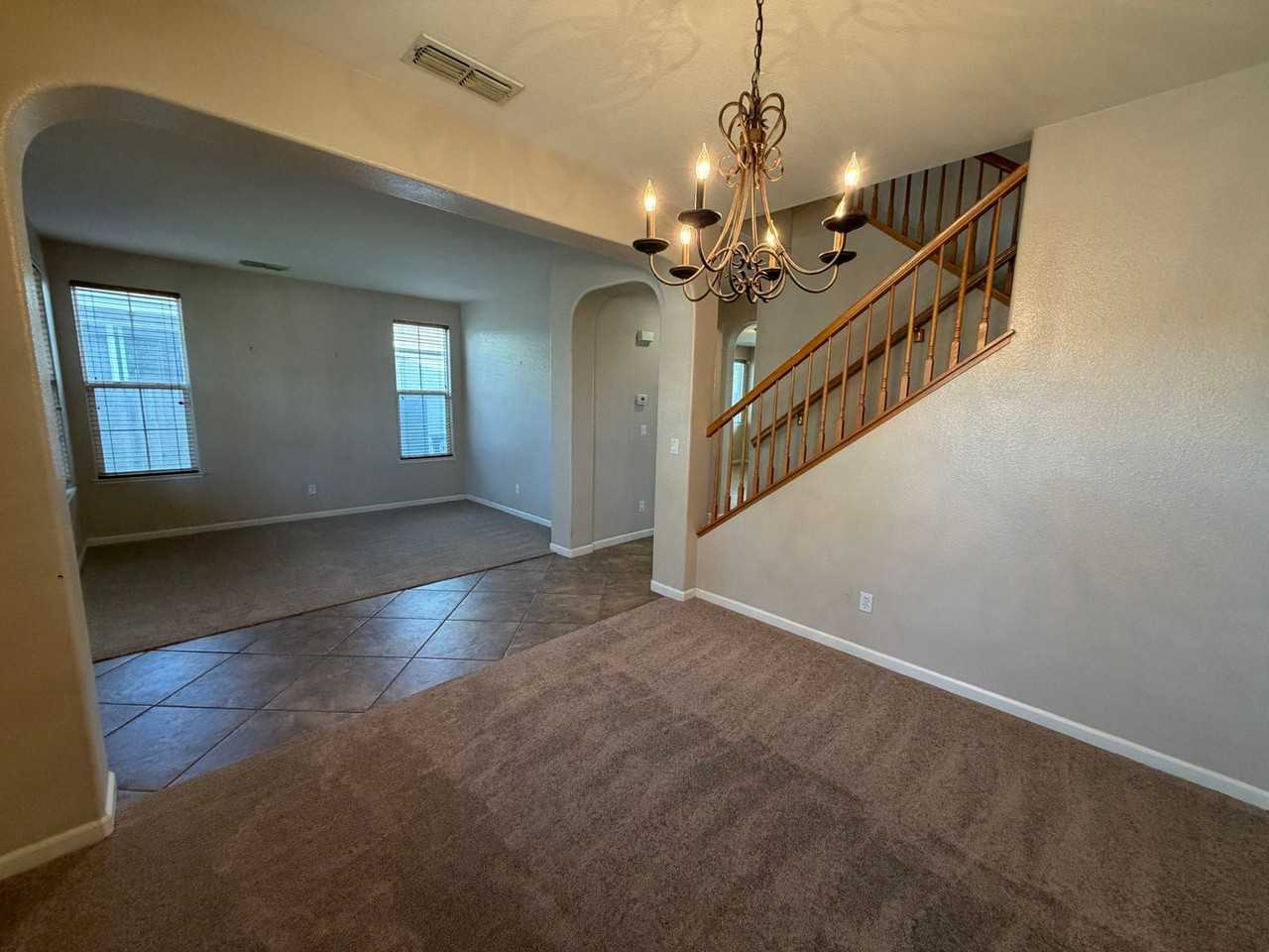 10253 Nevers Way - Photo 5 of 38