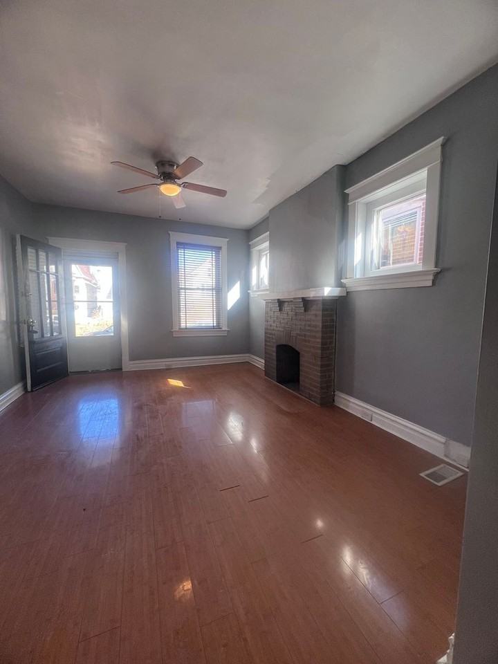 4360 Gannett St - Photo 3 of 18