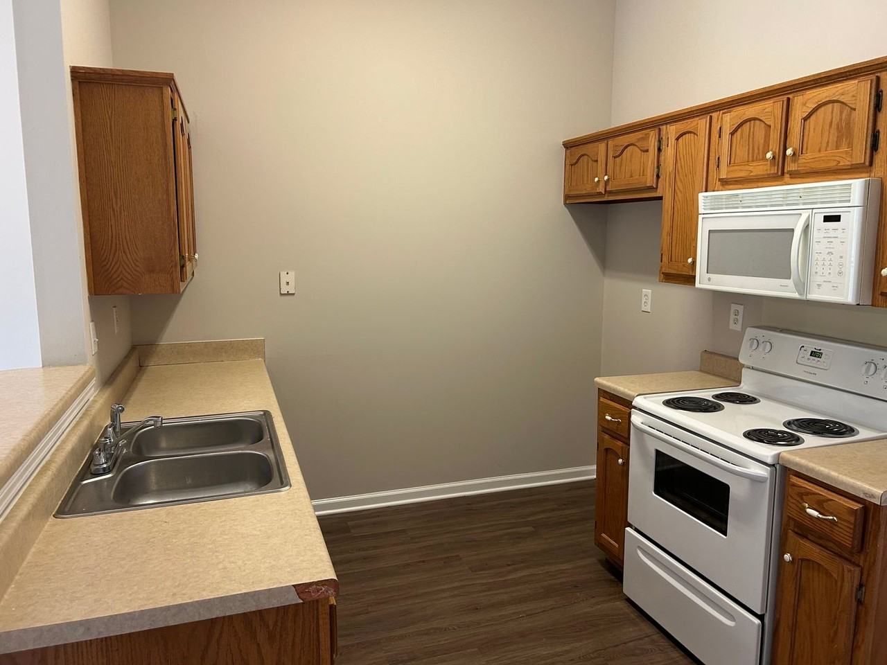 5371 Bradley Ln - Photo 4 of 19