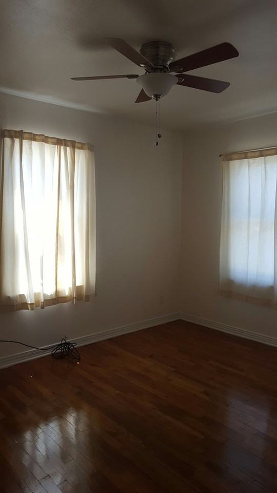 303 E Country Club Rd - Photo 3 of 9