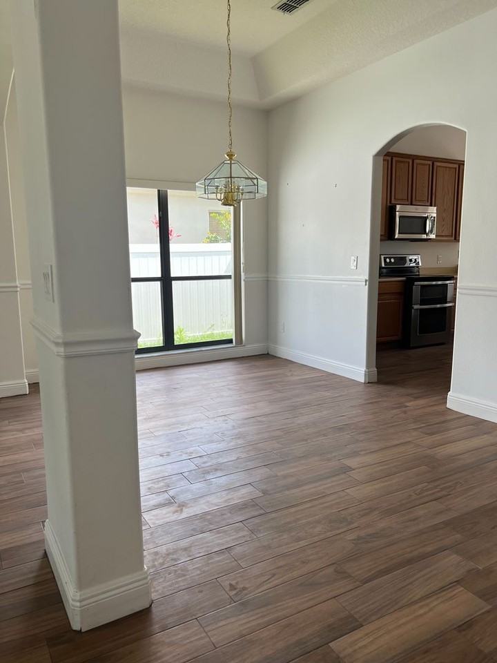 6636 Winder Oaks Blvd - Photo 4 of 27