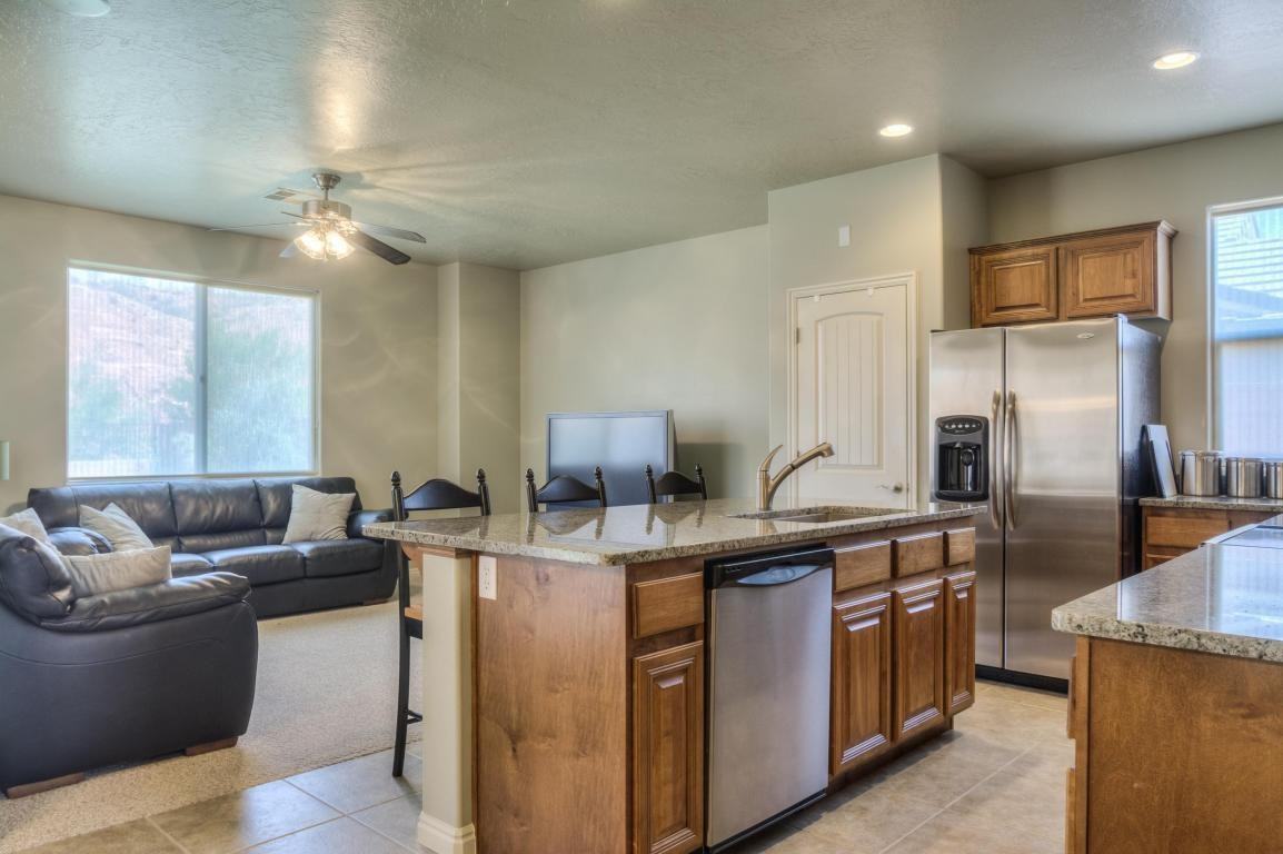 2649 E Spring Canyon Dr - Photo 4 of 34