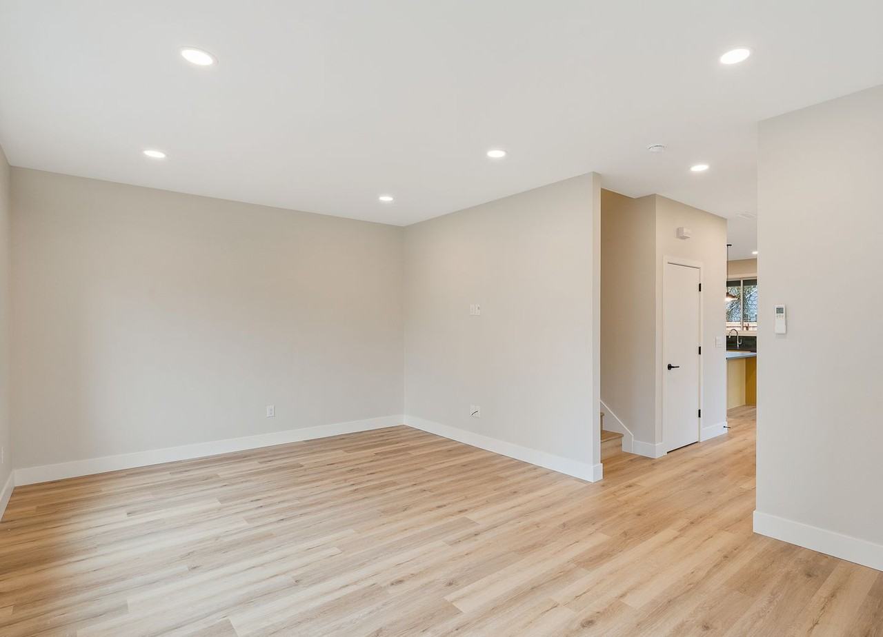 6251 Se 49th Ave - Photo 6 of 24