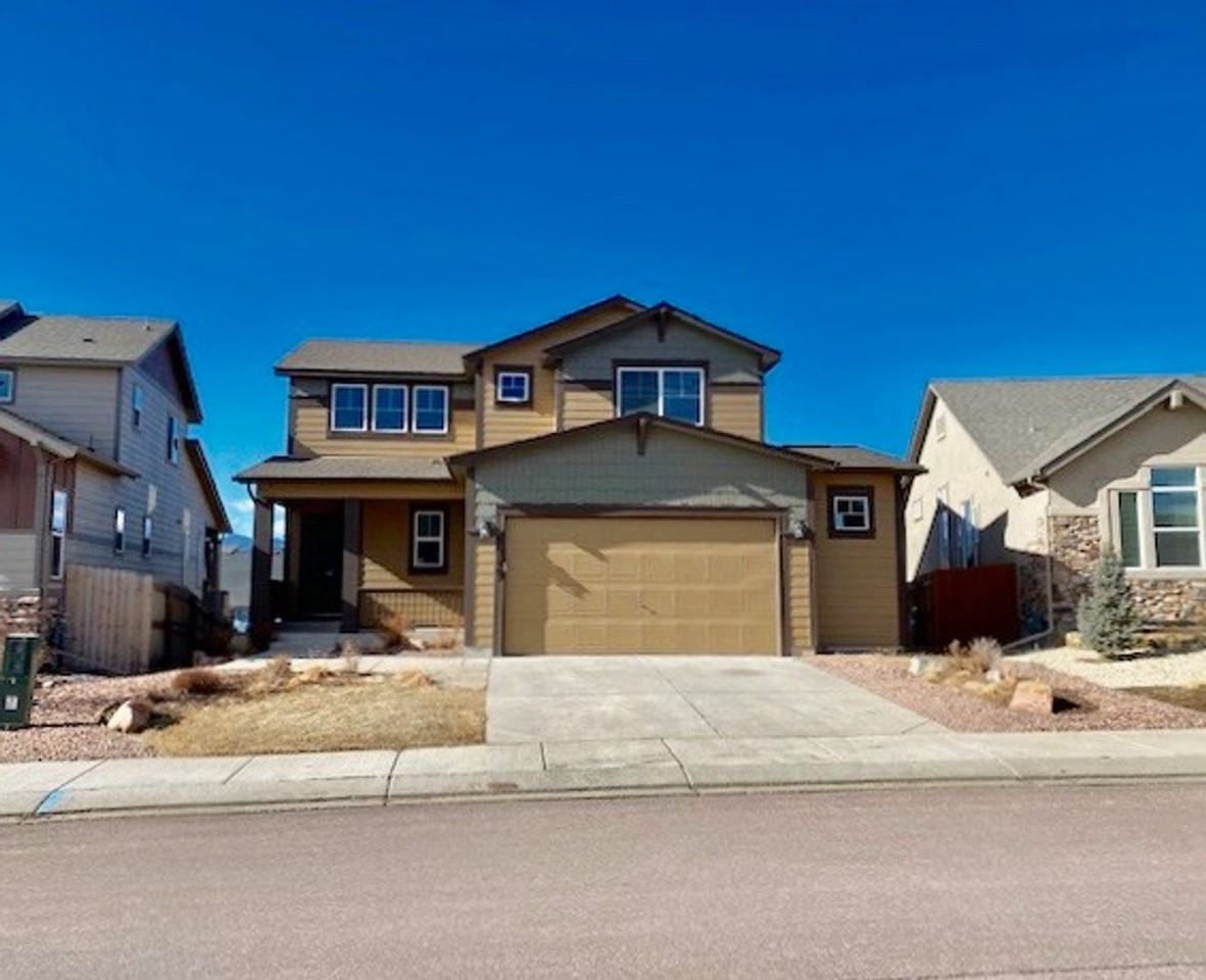 2516 Equine Ct - Photo 2 of 50