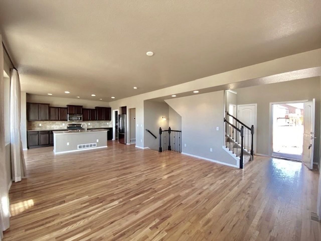 2516 Equine Ct - Photo 5 of 50