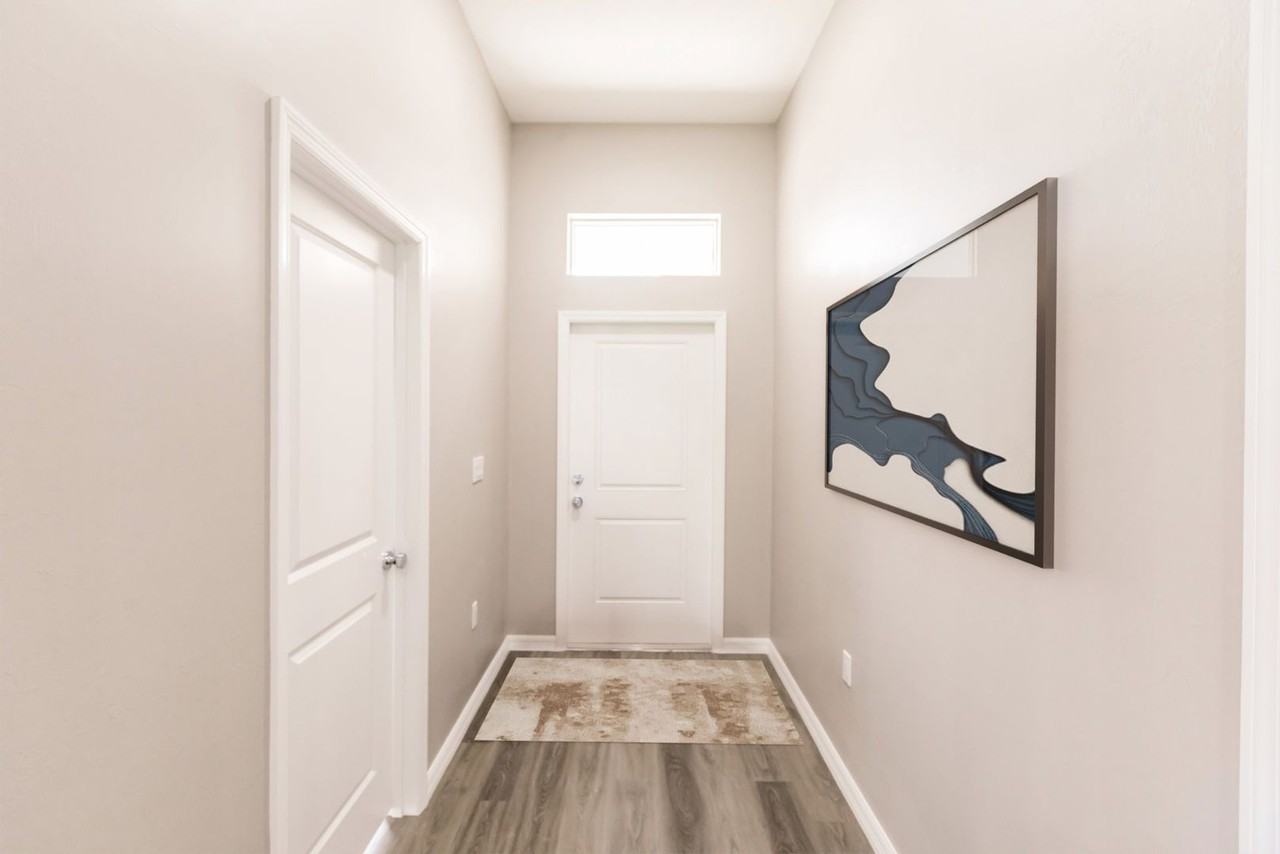 1810 Ne 3rd Ave - Photo 3 of 26