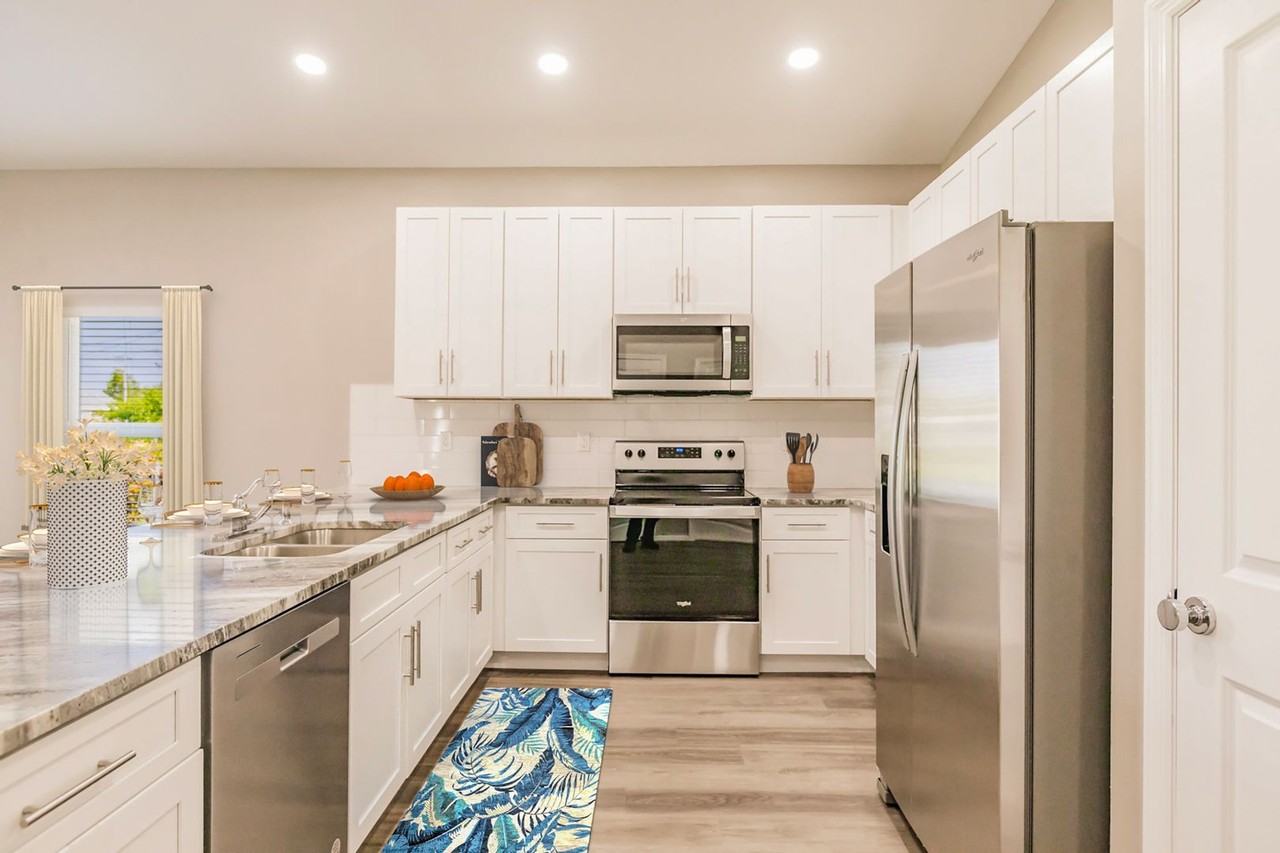 1810 Ne 3rd Ave - Photo 5 of 26