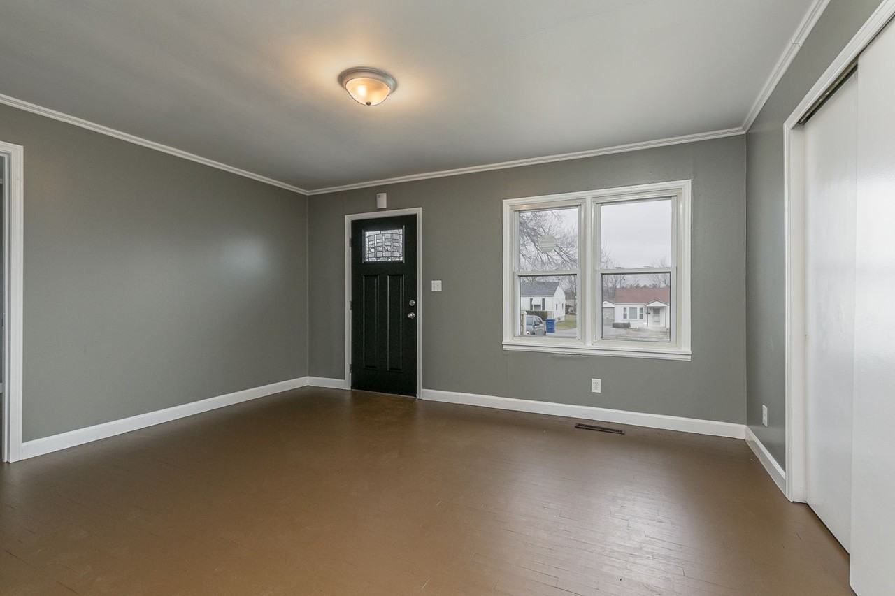 1446 E Nora St - Photo 7 of 22