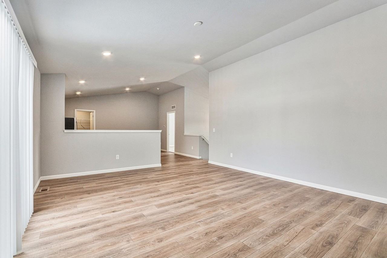 3882 Watertown Dr - Photo 4 of 18