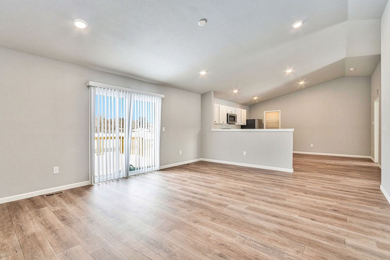 3882 Watertown Dr - Photo 5 of 18