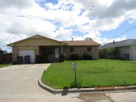 featured image of 407 Nw Compass Dr