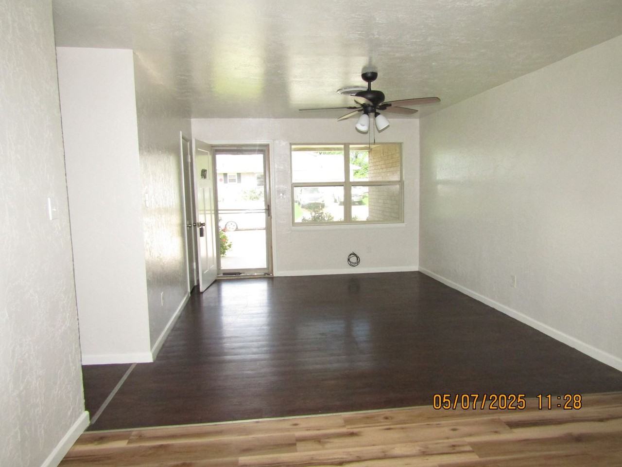 407 Nw Compass Dr - Photo 3 of 17