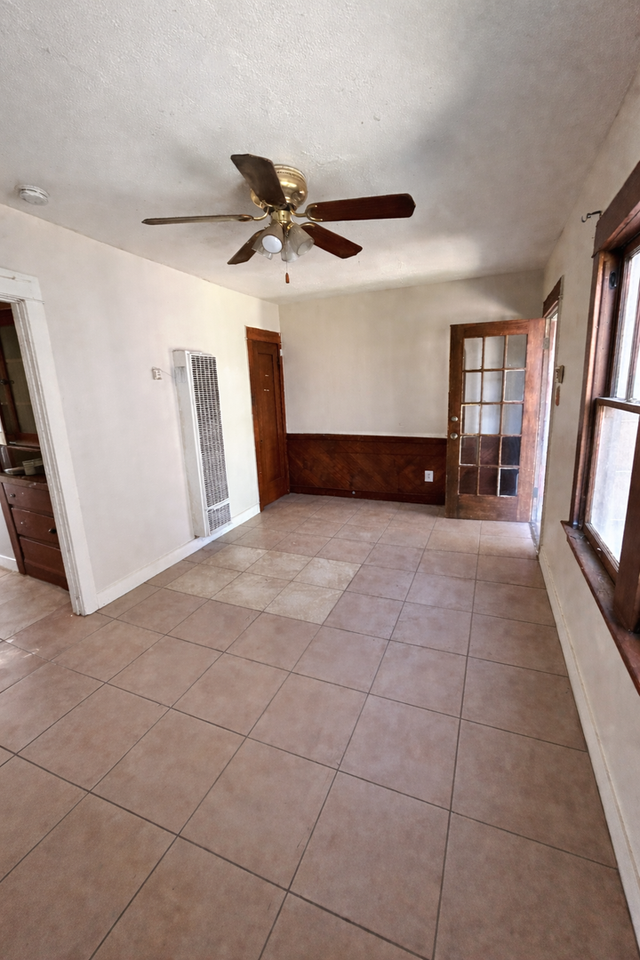 3960 6th St - Photo 3 of 5