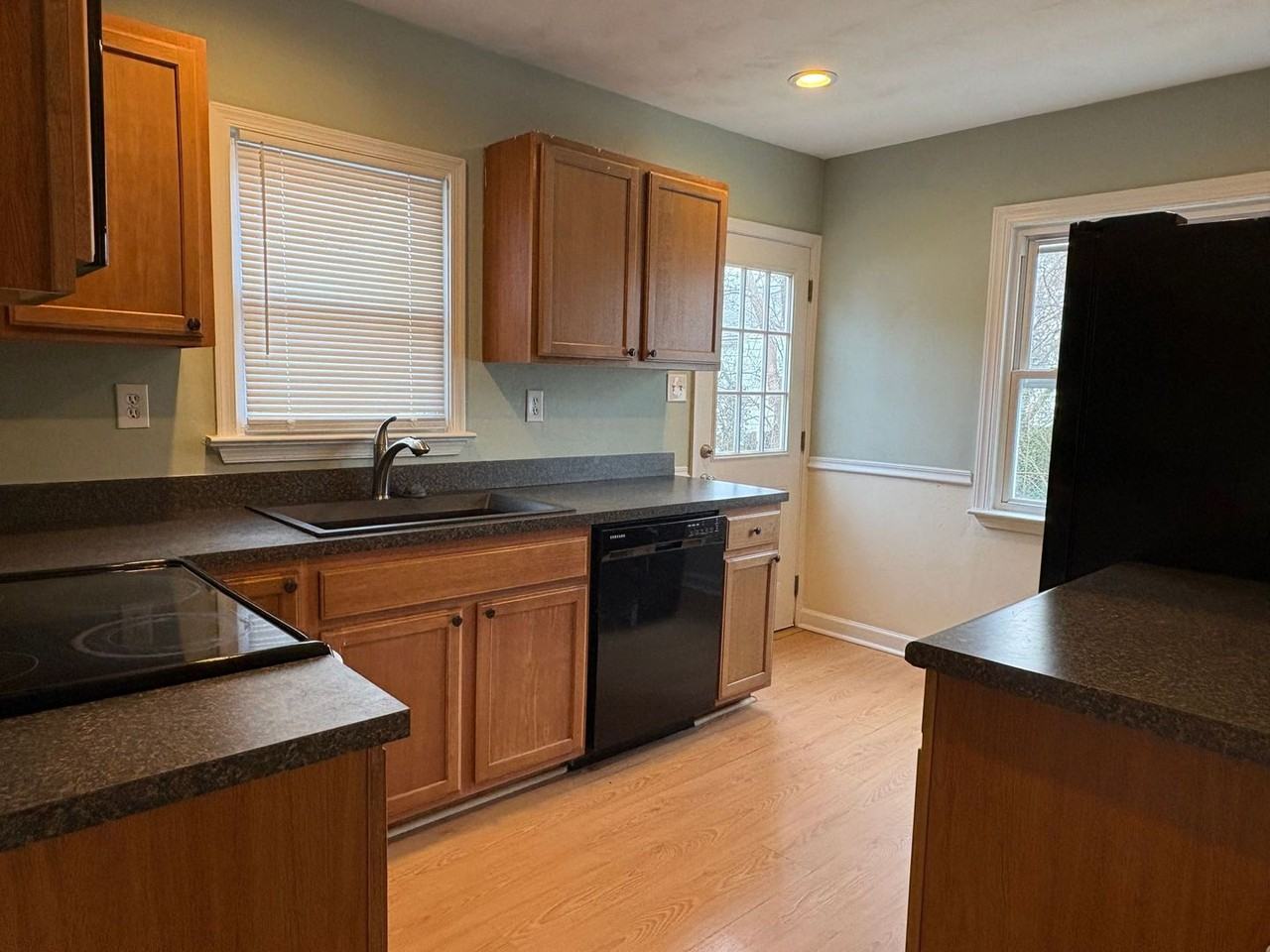 401 Fresh Meadow Rd - Photo 5 of 19