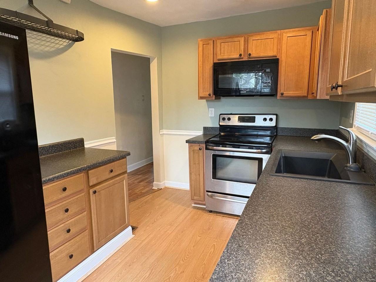 401 Fresh Meadow Rd - Photo 6 of 19