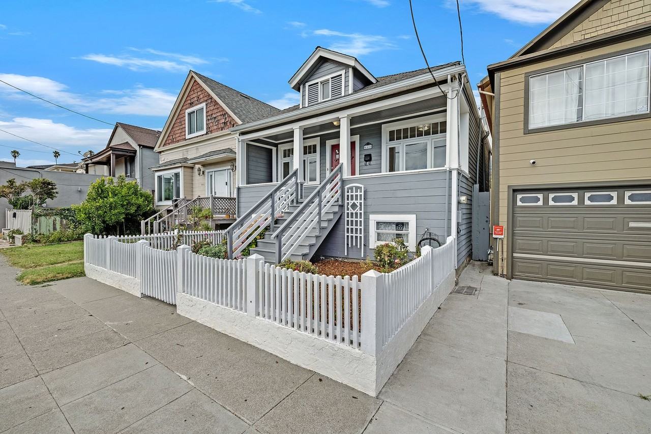 444 Baden Ave - Photo 2 of 26