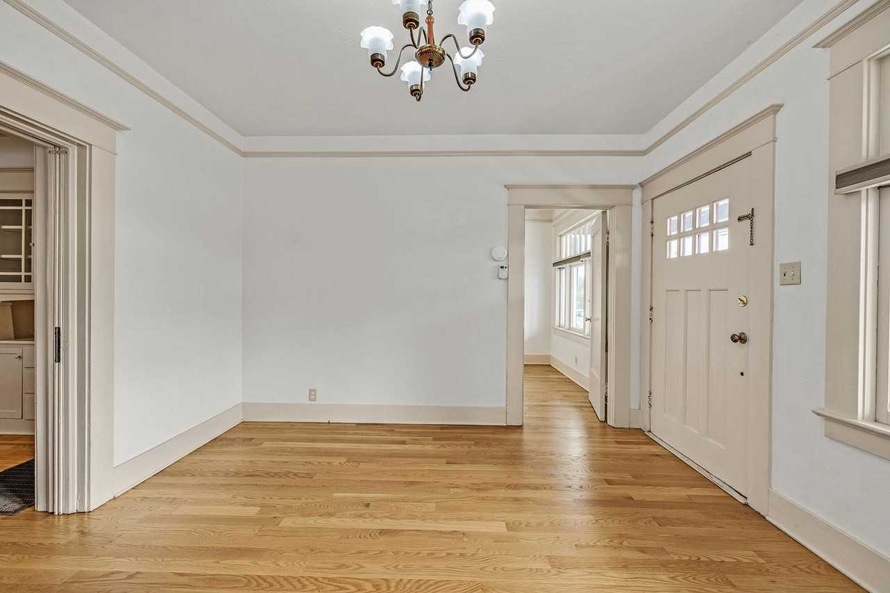 444 Baden Ave - Photo 4 of 26