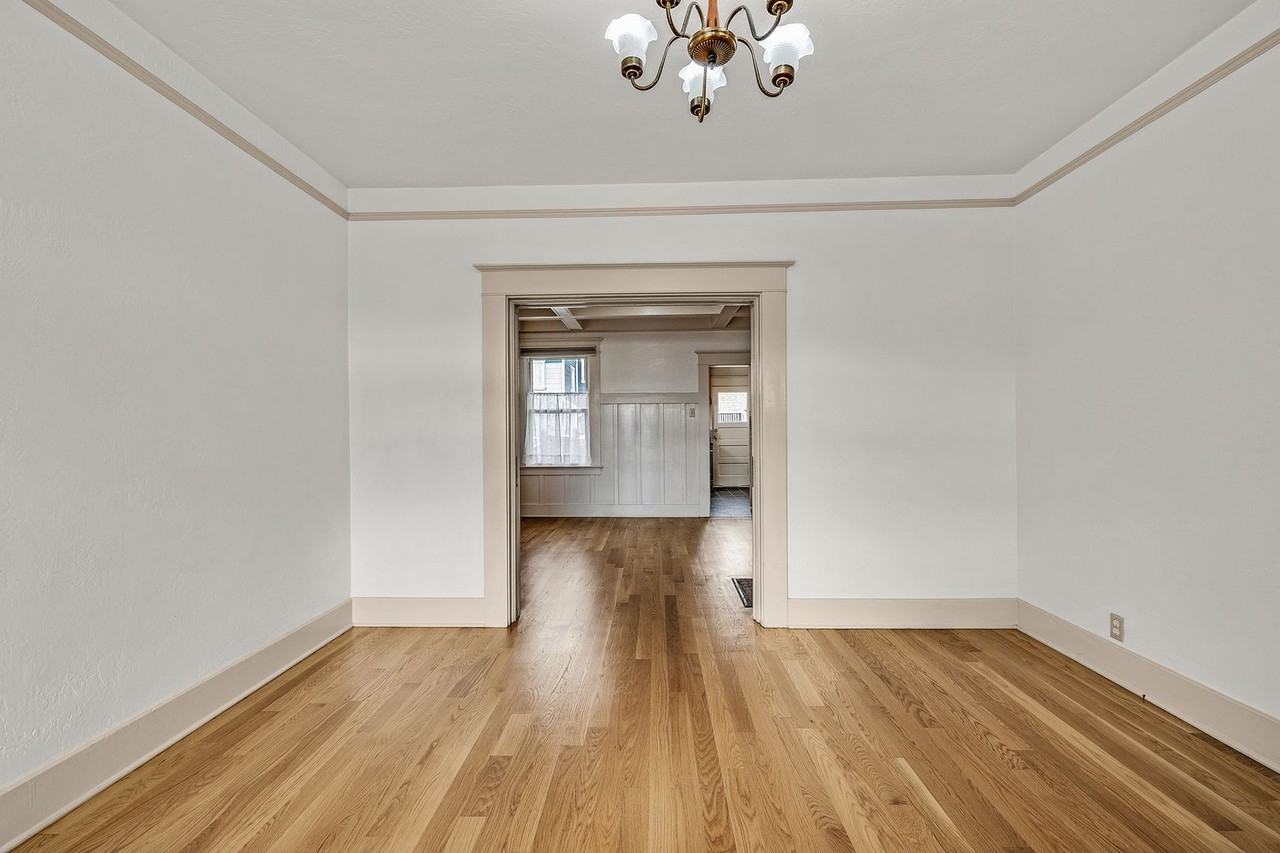 444 Baden Ave - Photo 5 of 26