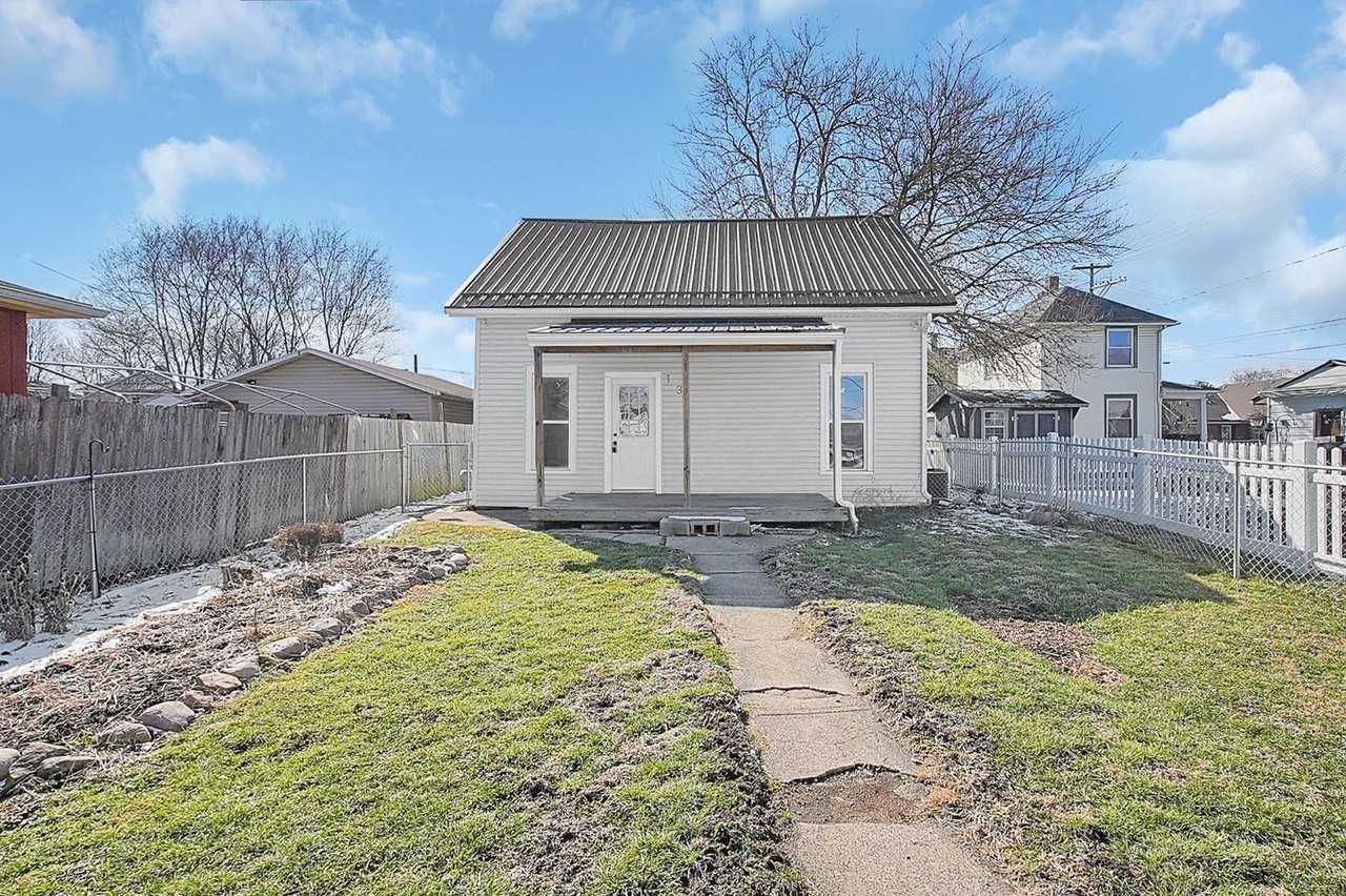 131 S 2nd St - Photo 3 of 26