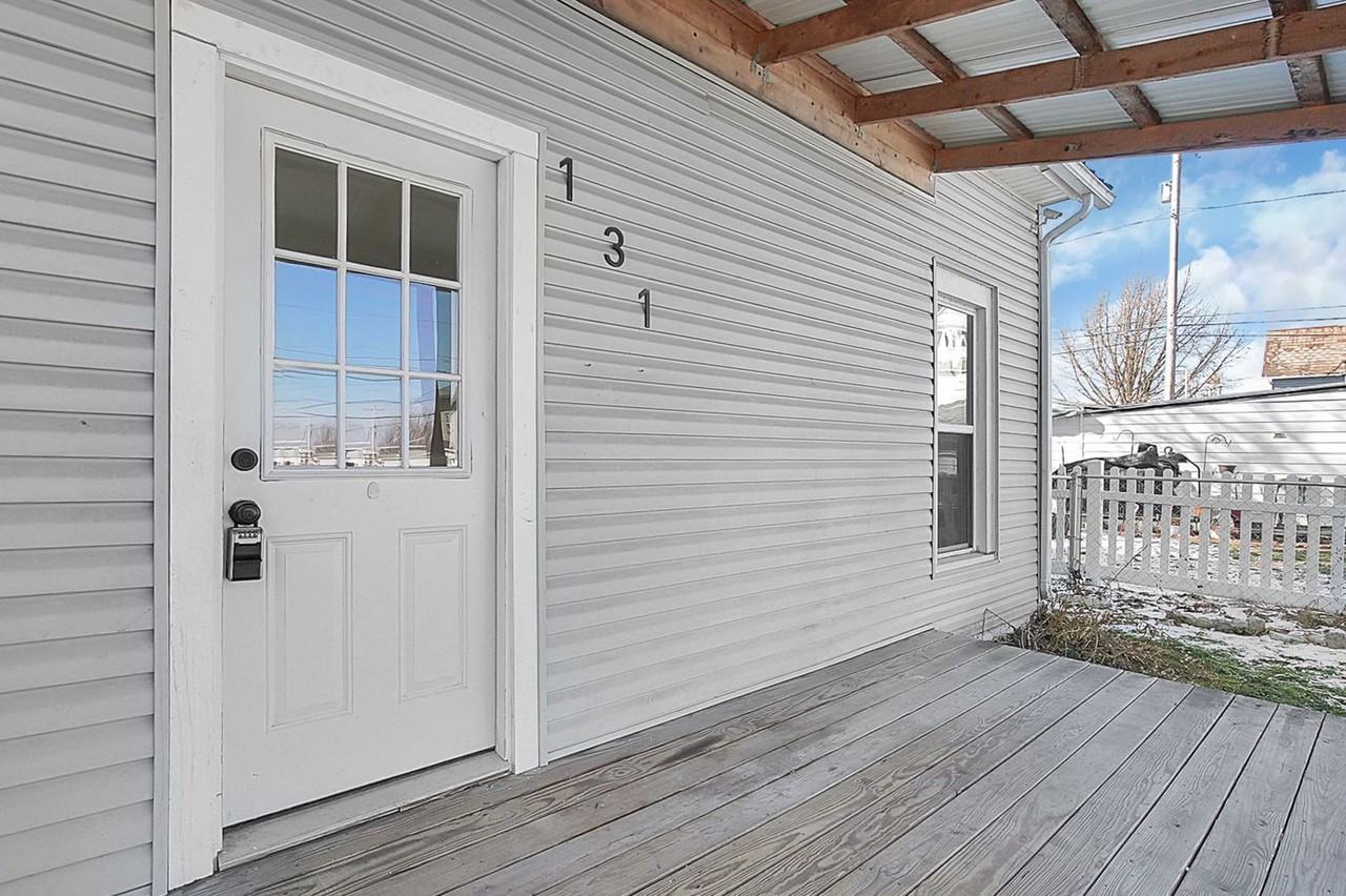 131 S 2nd St - Photo 4 of 26