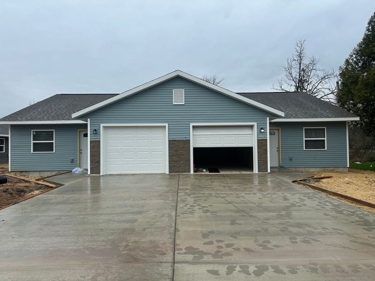 6547 Anderton Ave - Photo 4 of 4