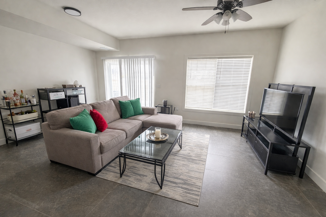 3315 Stoneway Ct - Photo 2 of 4