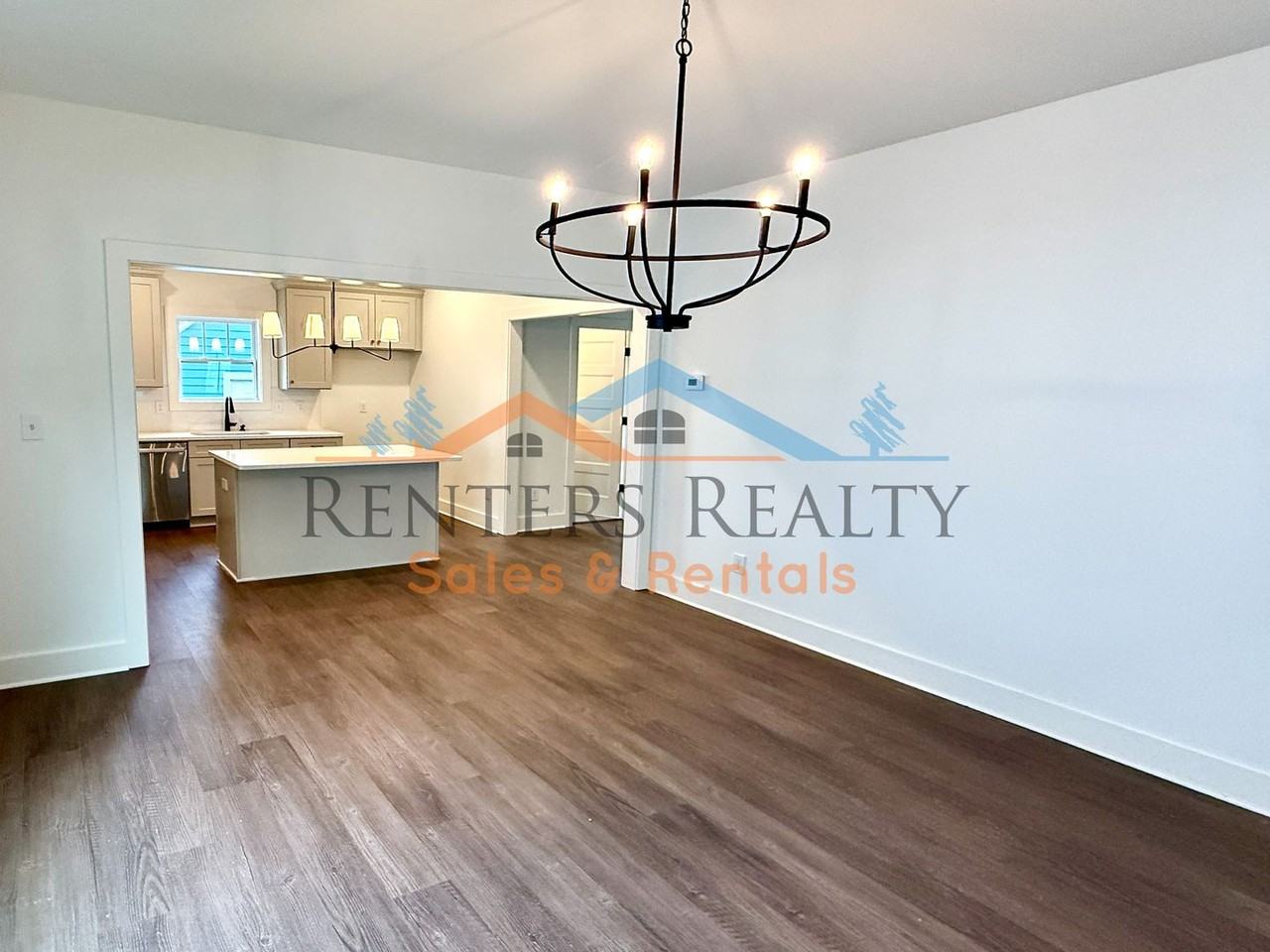 1012 Halsey Ave Ne - Photo 5 of 33