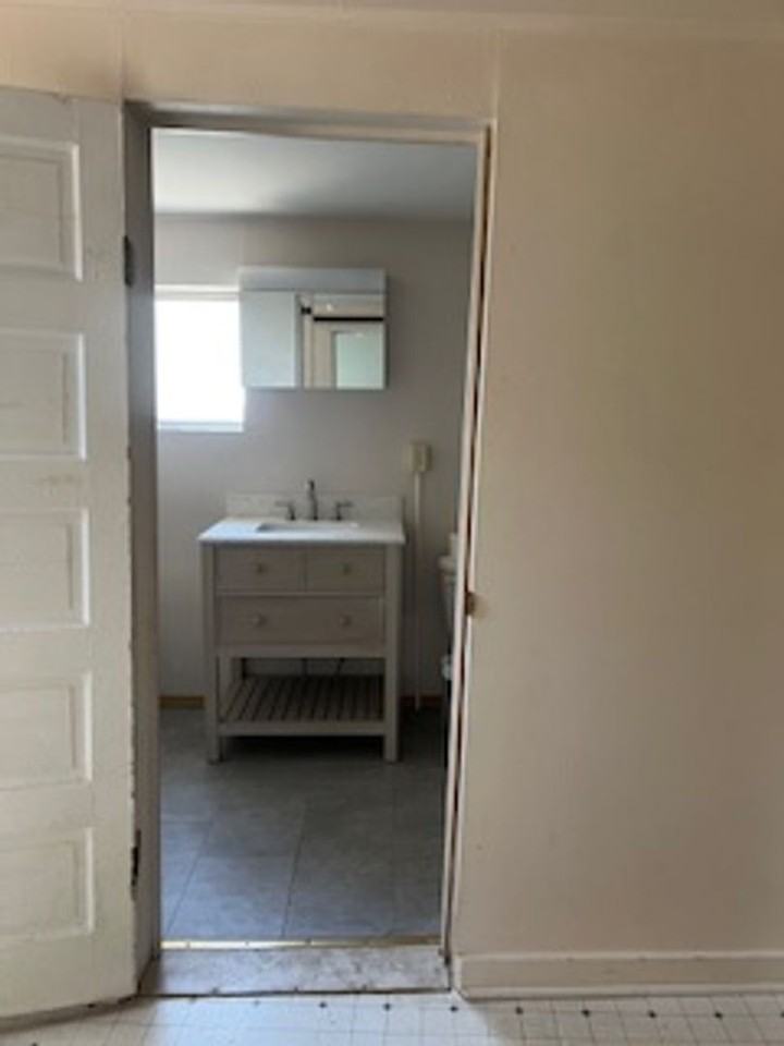 603 N River St - Photo 3 of 26