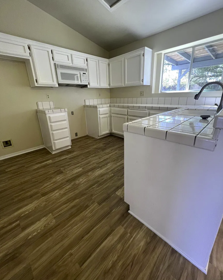 3205 Kennewick Ln - Photo 5 of 8