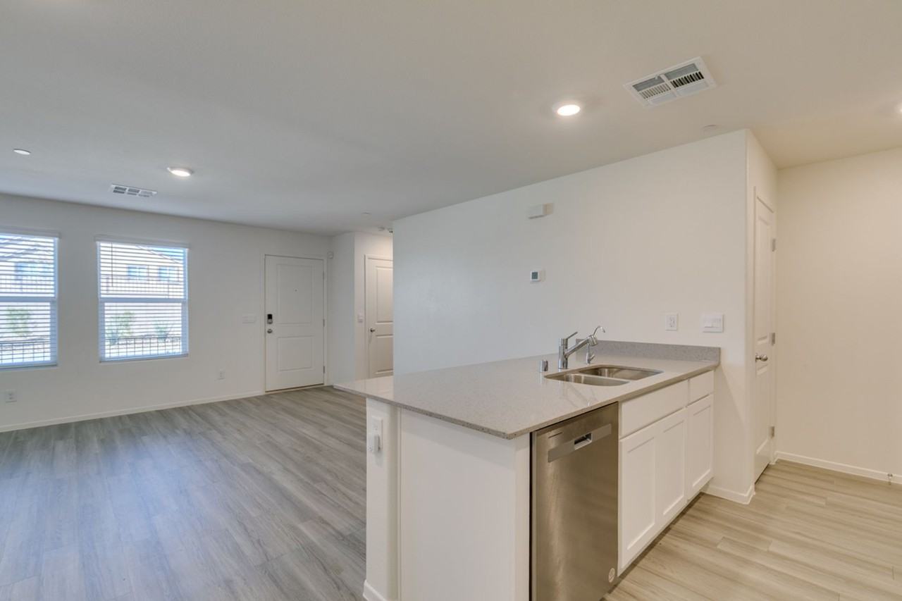 7375 Hayes Harbor Ct - Photo 3 of 41