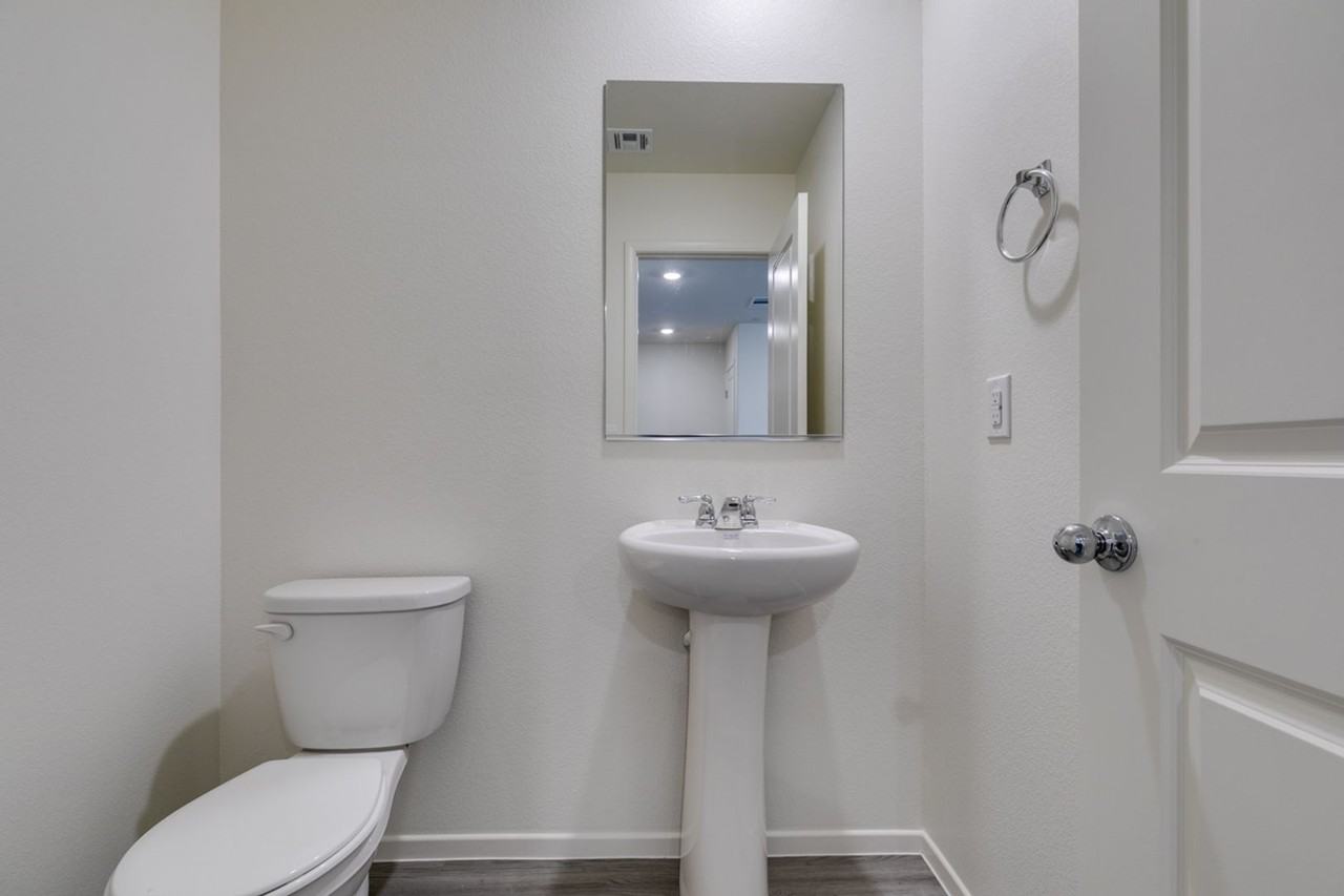 7375 Hayes Harbor Ct - Photo 6 of 41