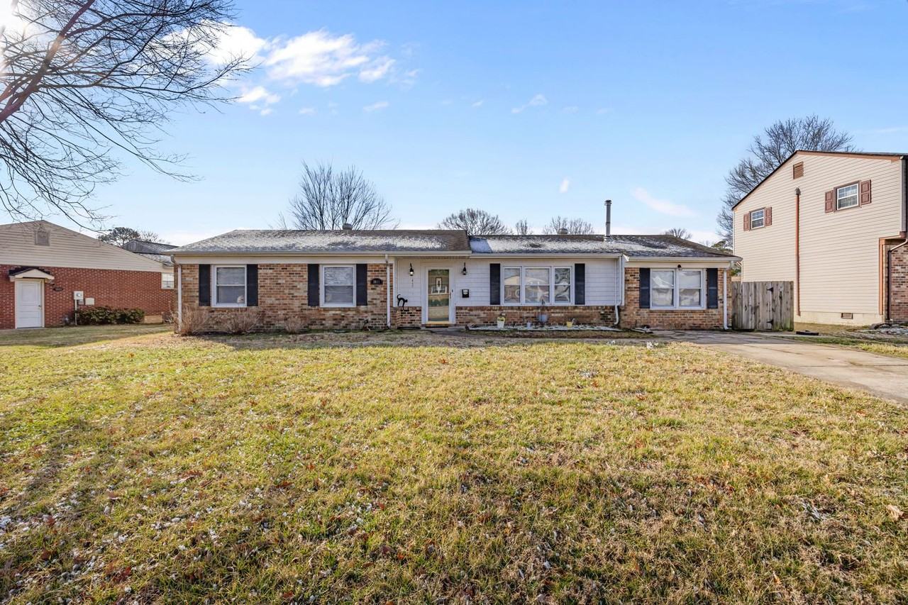 3805 Colonial Pkwy - Photo 2 of 26