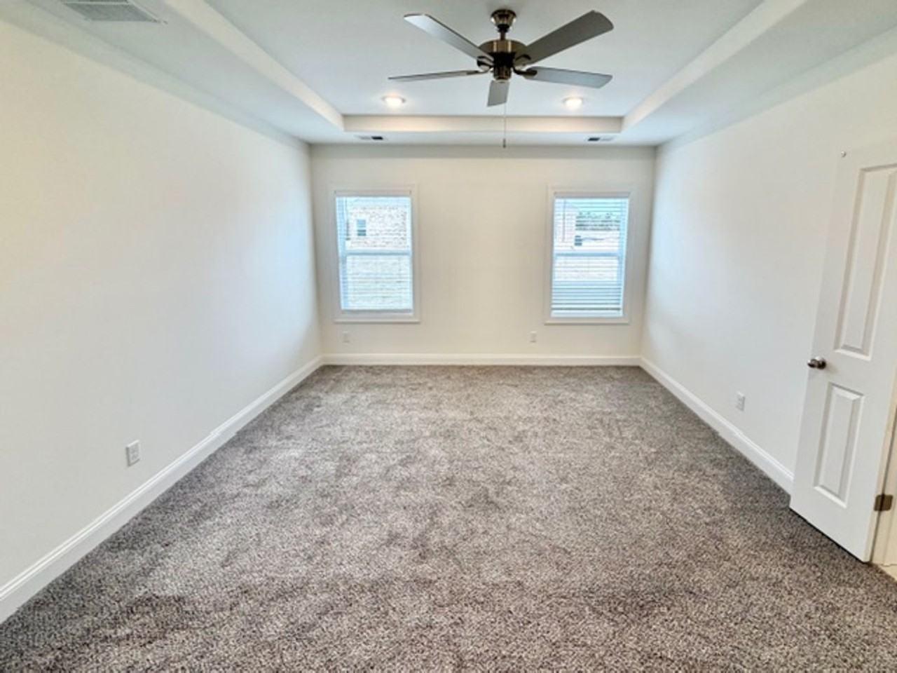 200 Hughetta St S - Photo 5 of 12