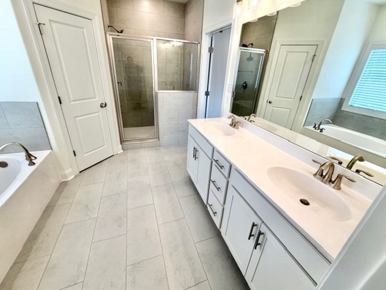 200 Hughetta St S - Photo 6 of 12