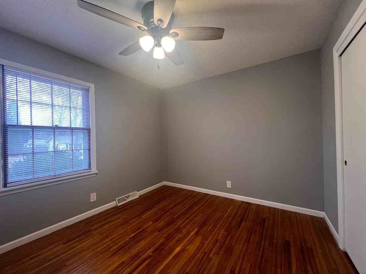 4717 N Harrison St - Photo 6 of 13