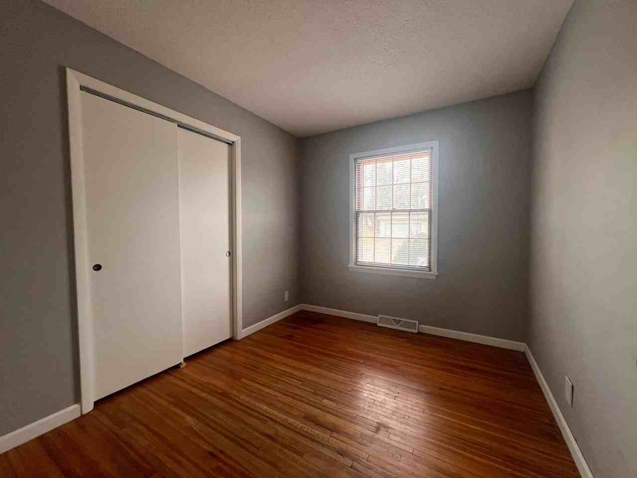 4717 N Harrison St - Photo 7 of 13