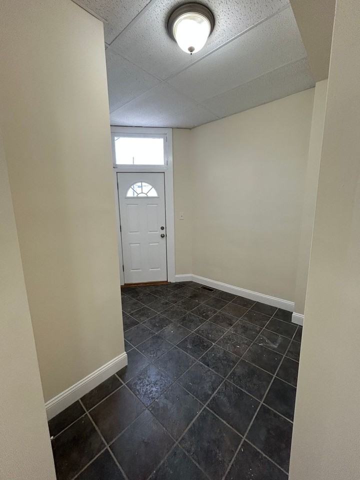 423 Righter St - Photo 7 of 13