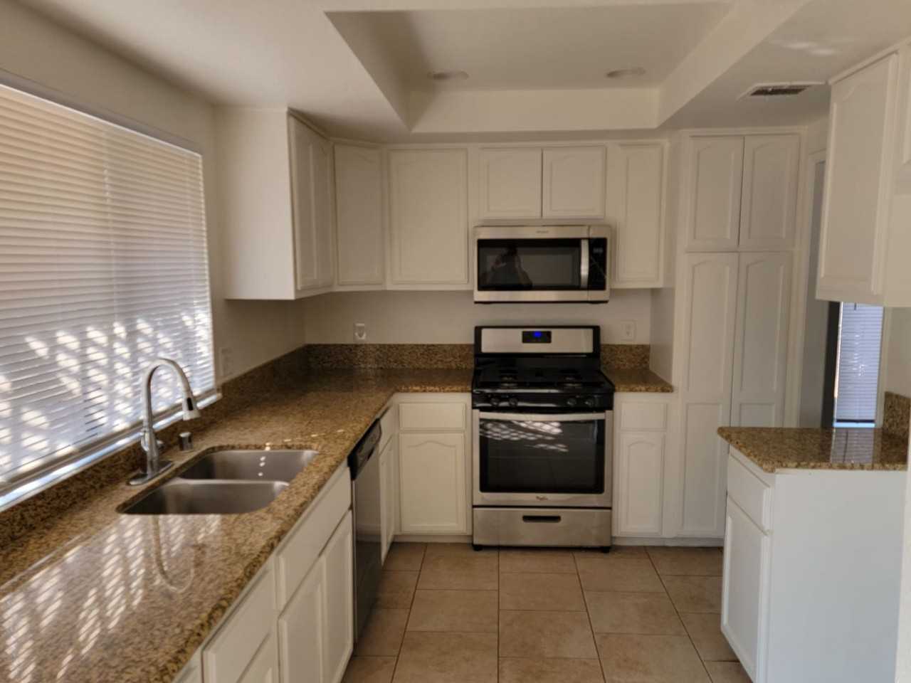 10962 Stonehenge Pl - Photo 2 of 17