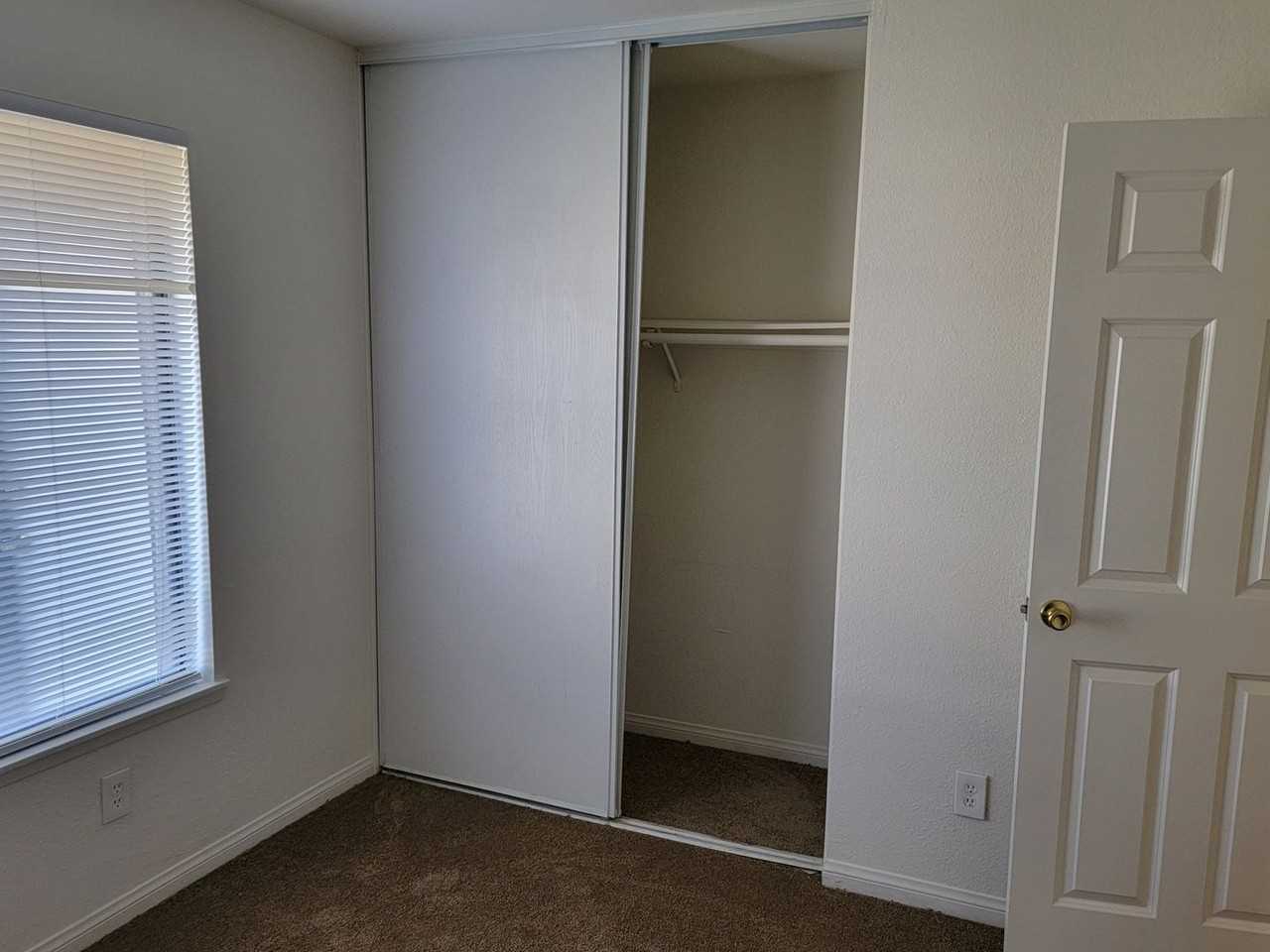 10962 Stonehenge Pl - Photo 5 of 17