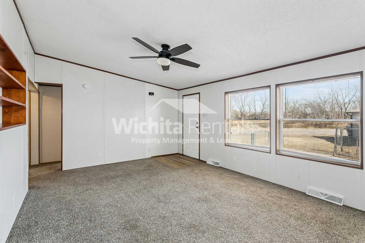 3315 W Fernwood St - Photo 2 of 14