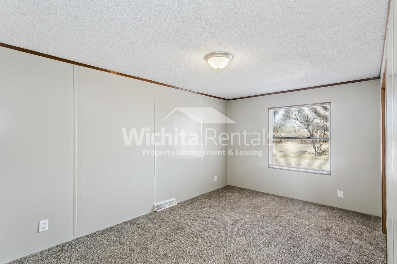 3315 W Fernwood St - Photo 4 of 14