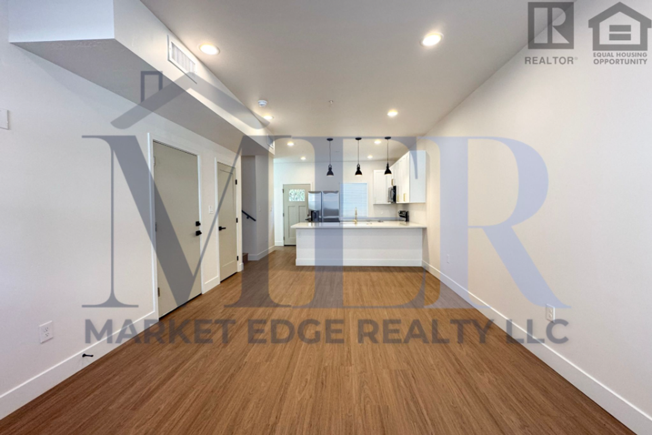 165 Sugarloaf St #8 - Photo 2 of 50