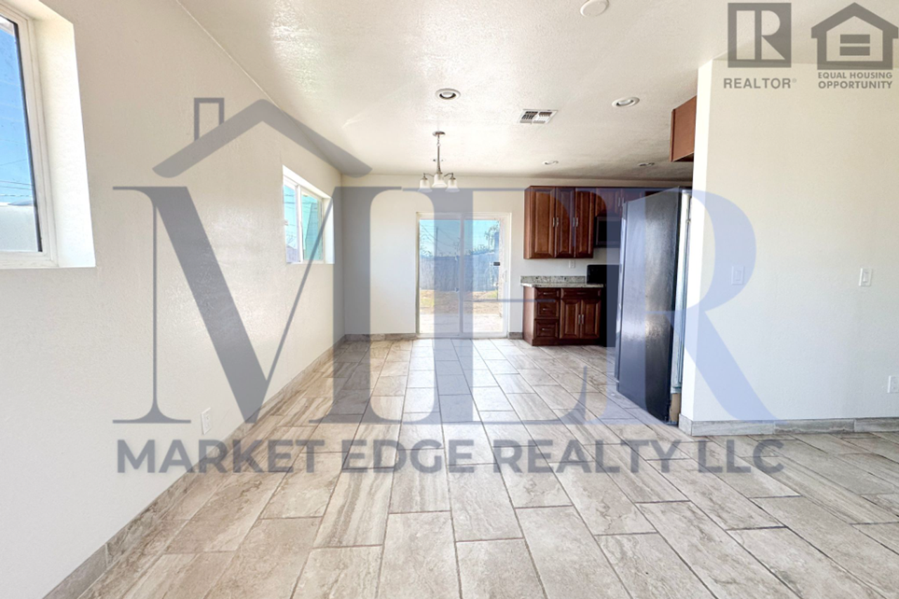 2739 W Rancho Dr - Photo 6 of 34