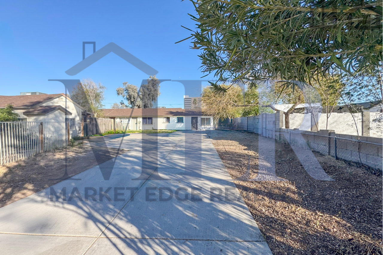 1834 E Yale St - Photo 5 of 28