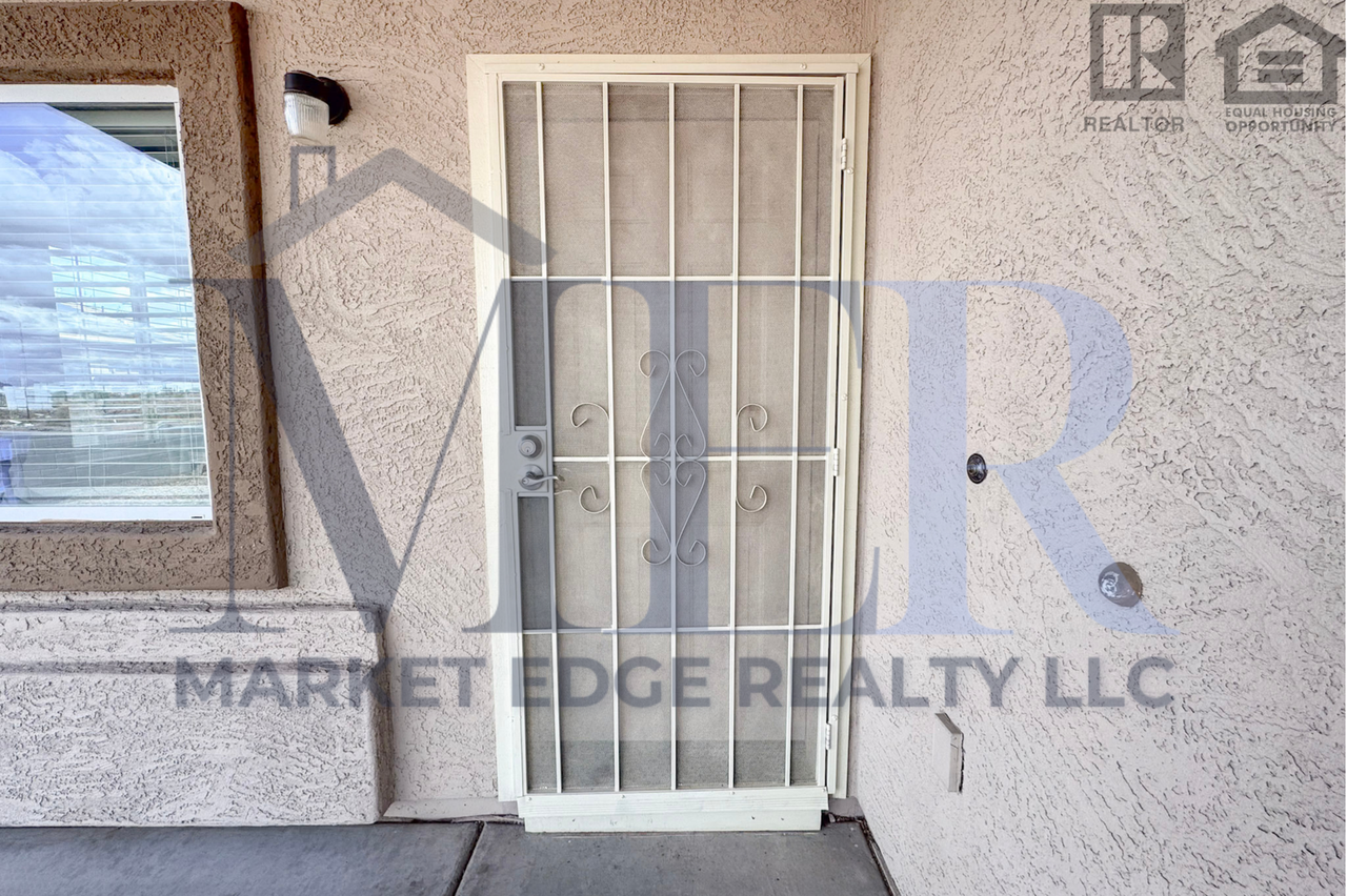 1939 E Raymond St - Photo 6 of 35