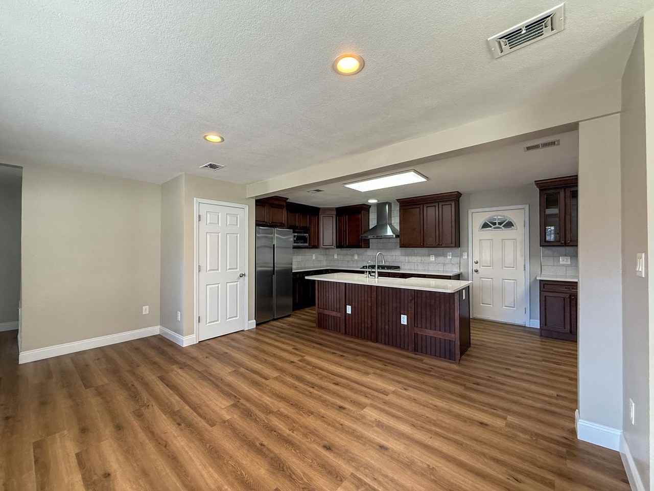 500 N 77th Ave - Photo 2 of 26