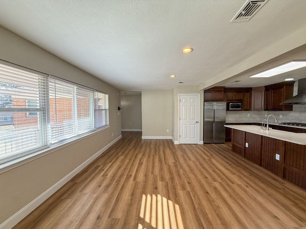 500 N 77th Ave - Photo 3 of 26