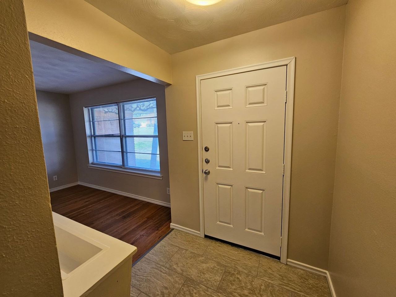 1016 Indian Creek Trl - Photo 2 of 25