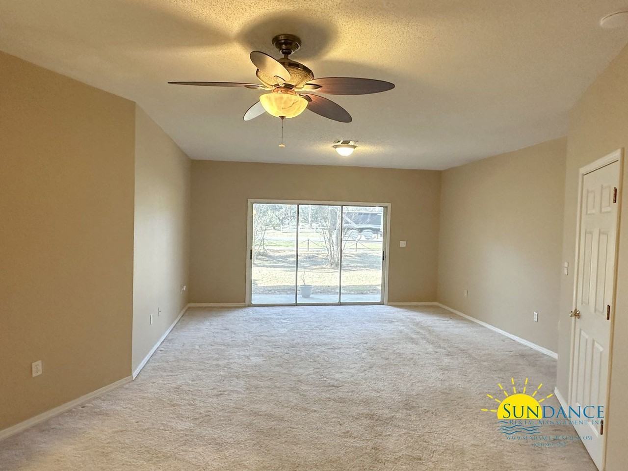 7223 Crown Ct - Photo 4 of 30